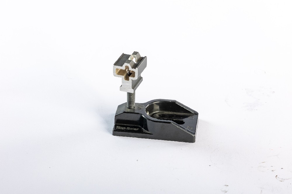 光伏支架配件安裝工藝創(chuàng)新:提高施工效率與安全性的探索